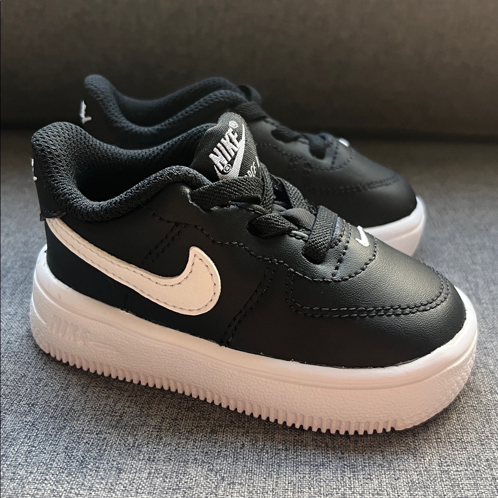Nike Force 1 Baby Shoes, Size 4c, Brand New 🖤